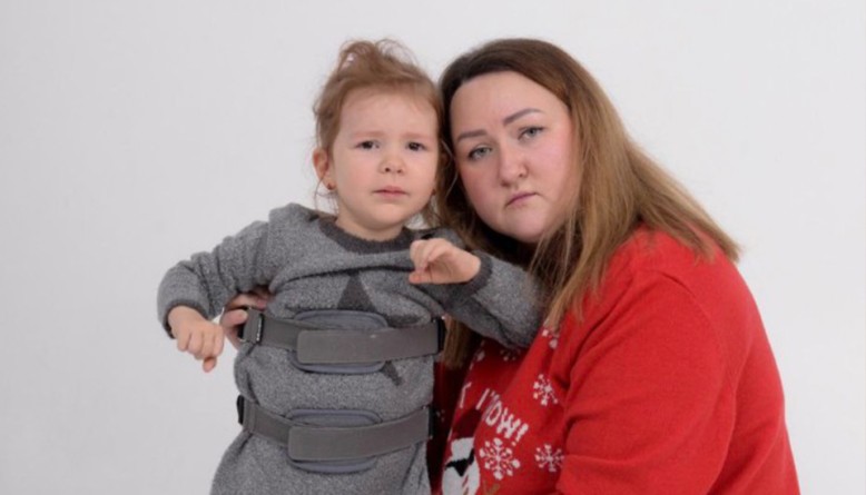 Marianka błaga o pomoc! Po podaniu Zolgensmy potrzebna jest rehabilitacja.